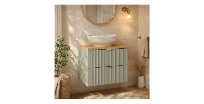 Ensemble ELVINA 60cm : meuble sous vasque à tiroirs vert sauge gris et plan pour vasque aspect bois mis en situation