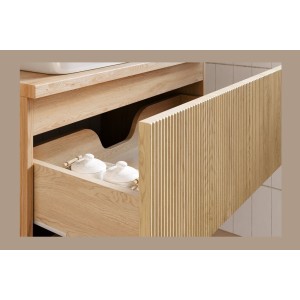 Zoom sur l’ouverture du meuble sous vasque 80cm NATURA mis en situation