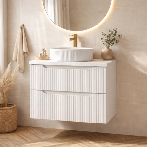 Ensemble VANO 80cm blanc alpin : meuble sous vasque à tiroirs, plan pour vasque et vasque à poser mis en situation