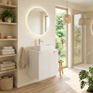 Ensemble VANO 50cm blanc alpin : meuble sous vasque à placard, plan pour vasque et vasque à poser mis en situation