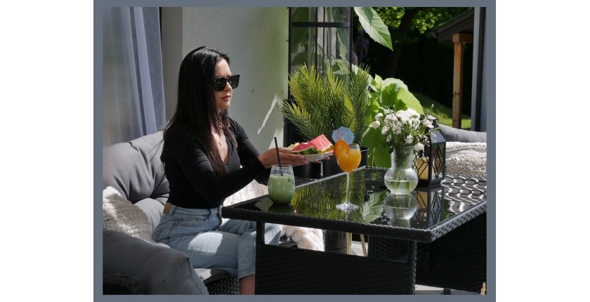 Salon de jardin NOXIA noir et gris avec canapé, fauteuils, poufs et table 
