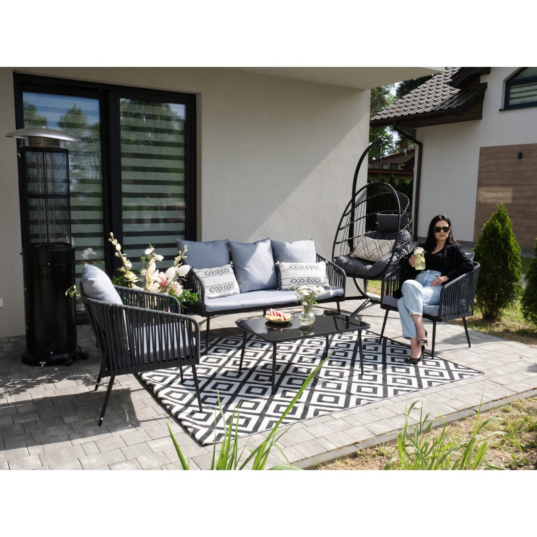 Salon de jardin 4 places STRAPA anthracite avec corde tressée et table basse