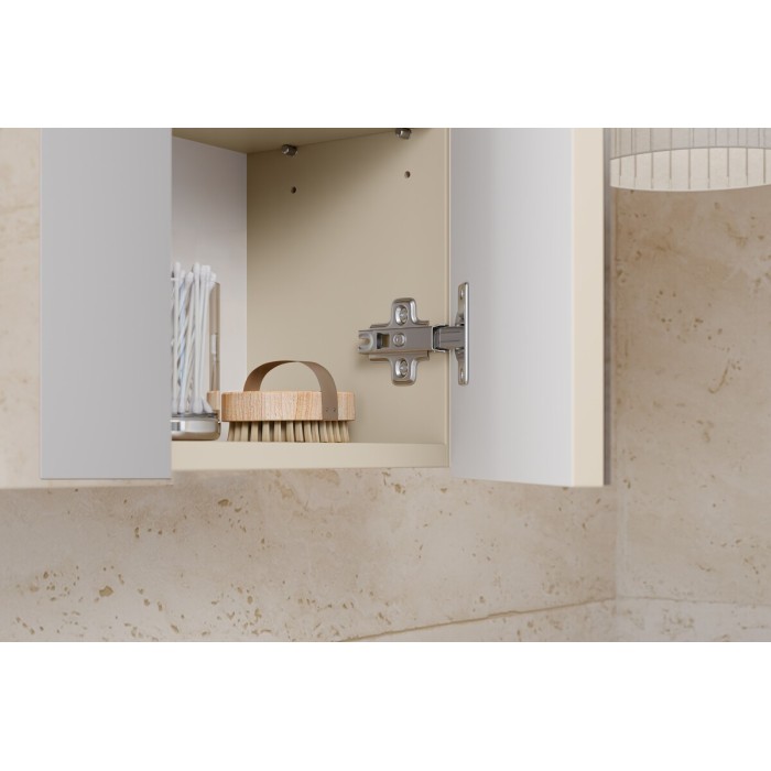 Zoom sur le meuble de rangement suspendu avec portes en miroirs ERMANO ouvert en situation