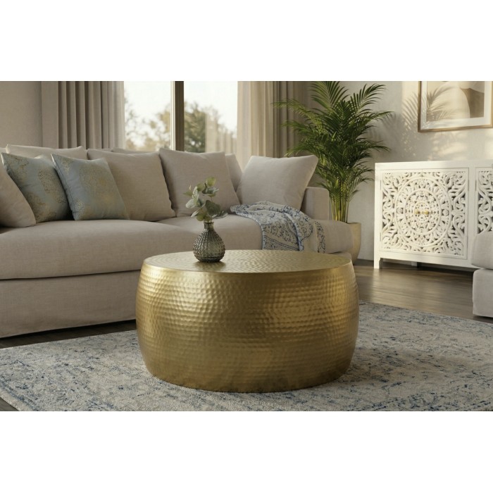 Beistelltisch TRIANE 60 cm in goldenem Aluminium – Runder Couchtisch im gehämmerten Design