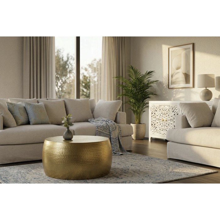 Beistelltisch TRIANE 60 cm in goldenem Aluminium – Runder Couchtisch im gehämmerten Design