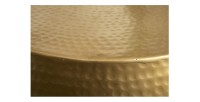Zoom sur la jonction entre la structure et le plateau de la table basse dorée TRIANE ronde 60cm