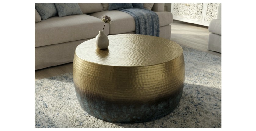 Table basse TRIANE ronde 60cm dorée et bleue mise en situation