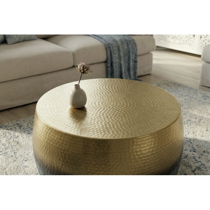 Couchtisch TRIANE 60 cm aus goldenem und blauem Aluminium – Runder Couchtisch im gehämmerten Design