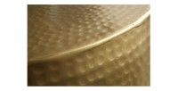 Zoom sur la jonction entre la structure et le plateau de la table basse TRIANE ronde 60cm dorée et bleue