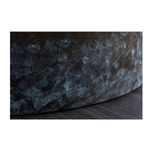 Zoom sur la texture de la partie bleue de la table basse TRIANE ronde 60cm dorée et bleue