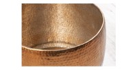 Zoom sur le dessous de la table basse ronde TRIANE bronze 60cm