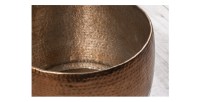 Zoom sur le dessous de la table basse TRIANE ronde 60cm cuivre