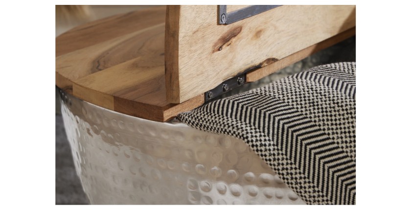 Zoom sur le système d'ouverture de la table basse TRIANE argentée et bois 60cm