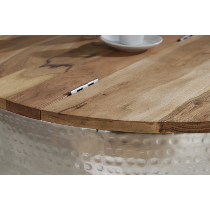 Table bassa TRIANE 60 cm con contenitore – Piano in legno di acacia e struttura in metallo argentato martellato