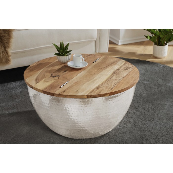 Table bassa TRIANE 60 cm con contenitore – Piano in legno di acacia e struttura in metallo argentato martellato