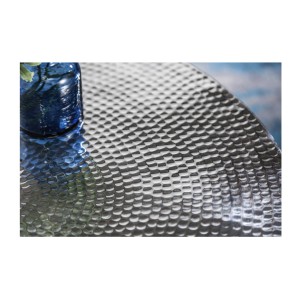 Zoom sur le plateau de la table basse TRIANE ronde 70cm argentée