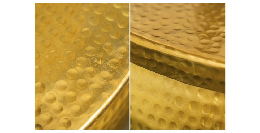 Zoom sur les détails de la table basse TRIANE dorée 70cm ronde