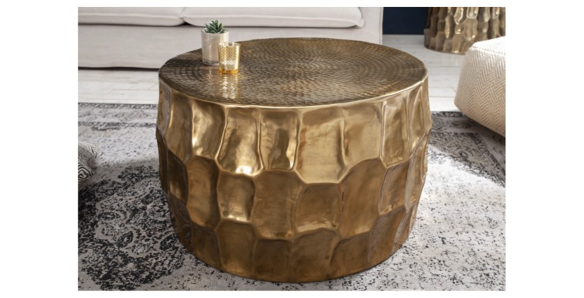 Table basse TRIANE ronde dorée 70cm mise en situation