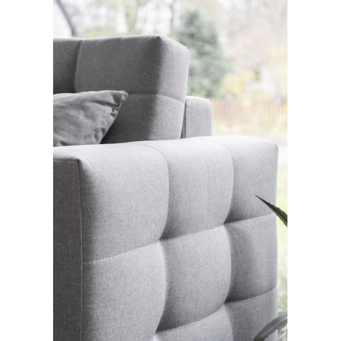 Canapé d’angle convertible HASGARD 3 places gris 248x162 cm – coffre et pieds bois