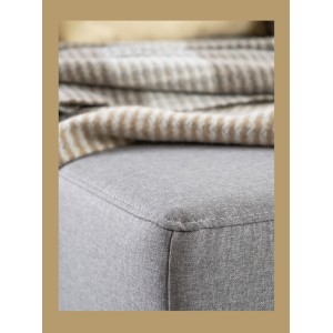 Canapé d’angle convertible HASGARD 3 places gris 248x162 cm – coffre et pieds bois