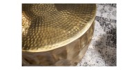 Zoom sur le plateau de la table basse TRIANE ronde dorée 55cm