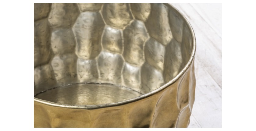 Zoom sur l'intérieur de la table basse TRIANE ronde dorée 55cm