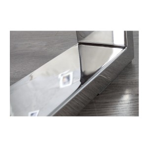 Zoom sur le pied de la table basse RAFTA 110cm en bois