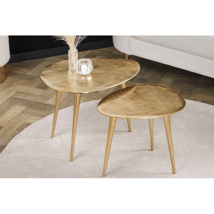 Niedrige VORTEX Beistelltische in Gold aus Aluminium – 2er Set asymmetrischer Designertische