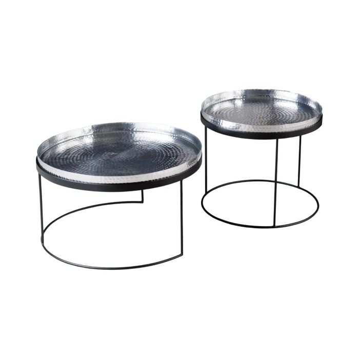 Niedrige Beistelltische VORTEX in Silber, Aluminium – 2er Set runde Tische im gehämmerten Design