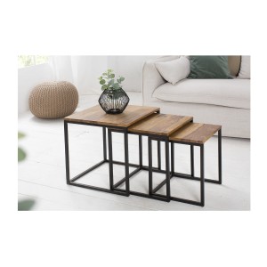 Tables basses gigognes VORTEX avec plateaux en bois empilés les unes sous les autres