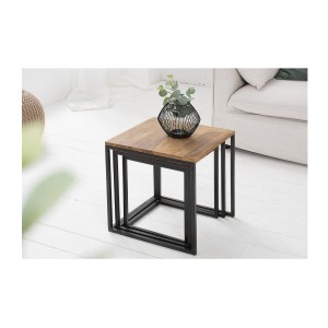 Tables basses gigognes VORTEX avec plateaux en bois rassemblées en un bloc