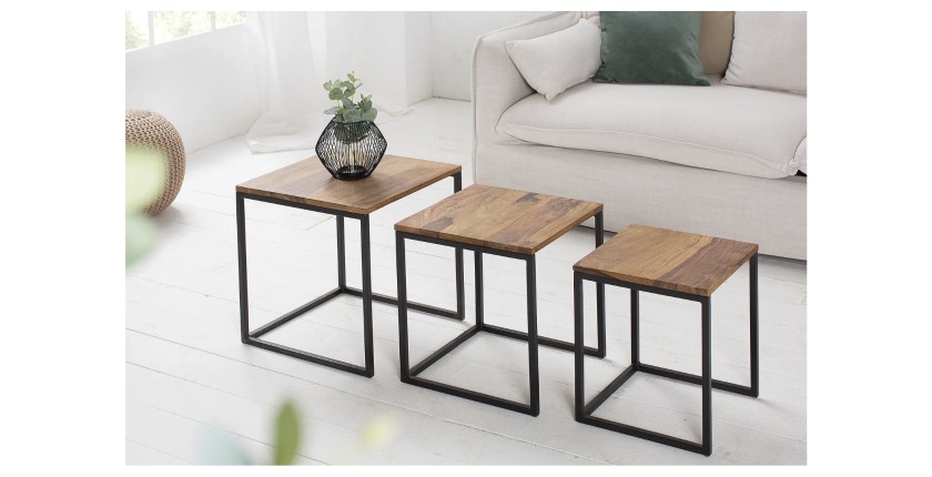Tables basses gigognes VORTEX avec plateaux en bois mises en situation