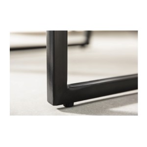 Zoom sur les pieds des tables basses gigognes empilables en bois VORTEX