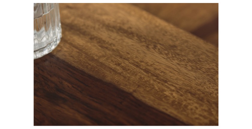 Zoom sur l'un des plateaux des tables basses gigognes empilables en bois VORTEX