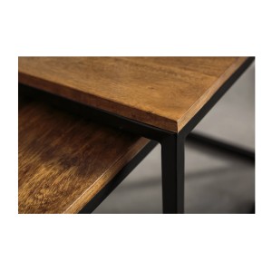 Zoom sur les tranches des tables basses gigognes empilables en bois VORTEX