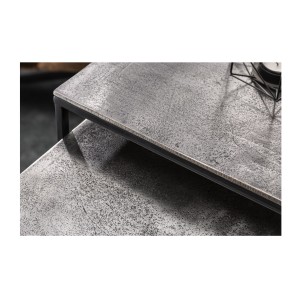 Zoom sur les tranches des plateaux des tables basses gigognes grises VORTEX