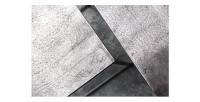 Zoom sur la matière des plateaux des tables basses gigognes grises VORTEX