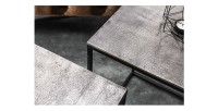 Zoom sur les plateaux des tables basses gigognes grises VORTEX