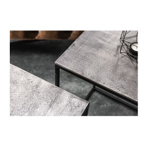 Zoom sur les plateaux des tables basses gigognes grises VORTEX