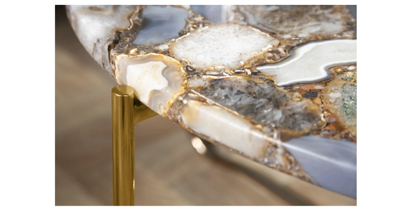 Zoom sur la tranche du plateau de la table basse VINTORA en agate