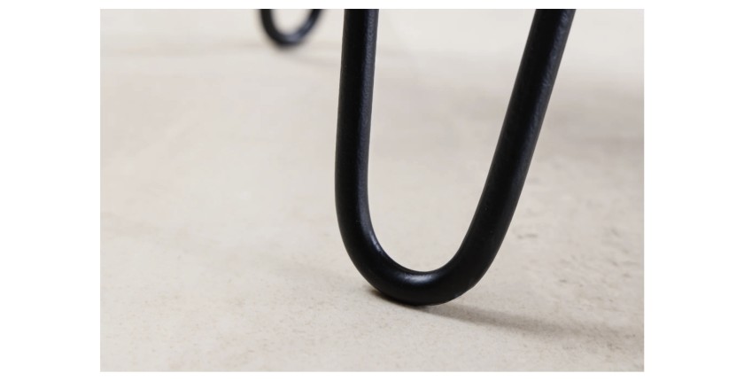 Zoom sur les pieds de la table basse RIVET 100cm