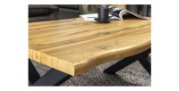 Zoom sur la tranche de la table basse RIVET 90cm en bois
