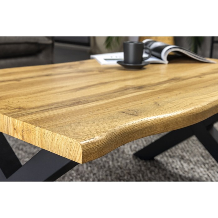 Lage salontafel RIVET natuurlijk houteffect en zwarte metalen X-poten - robuust industrieel design