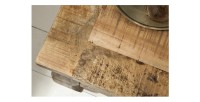 Zoom sur le coin du plateau de la table basse LUNARA