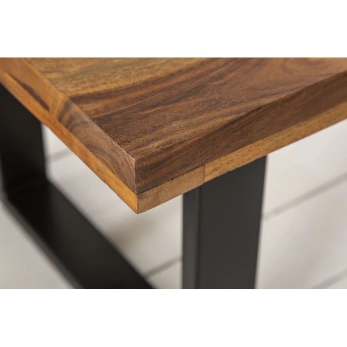 Zoom sur l'un des coins de la table basse LODEN 100cm en bois de Sheesham avec pieds en U