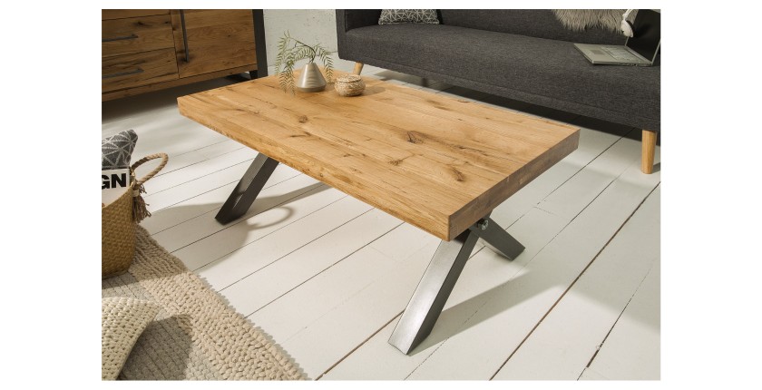Table basse CAVARA 110 cm en bois massif de chêne huilé avec pieds métal noir en X – style industriel