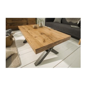 Table basse CAVARA 110 cm en bois massif de chêne huilé avec pieds métal noir en X – style industriel