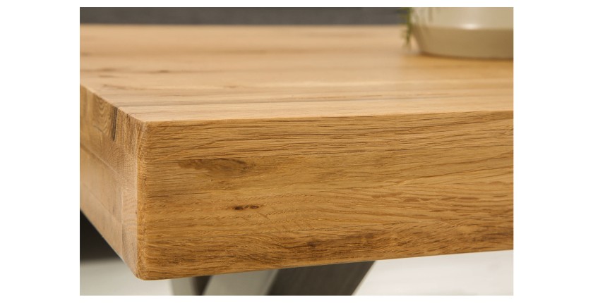 Table basse CAVARA 110 cm en bois massif de chêne huilé avec pieds métal noir en X – style industriel