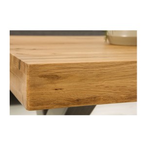 Table basse CAVARA 110 cm en bois massif de chêne huilé avec pieds métal noir en X – style industriel
