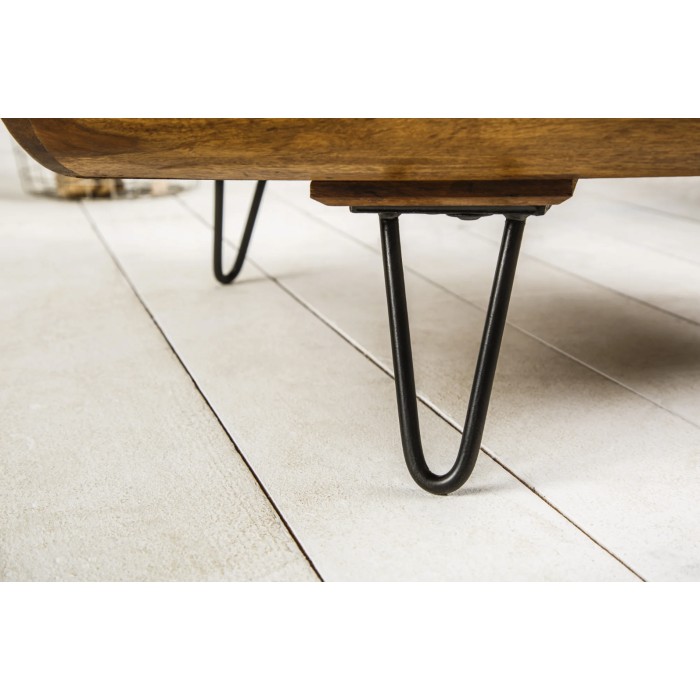 Zoom sur les pieds de la table basse NERA 90cm en bois de Sheesham